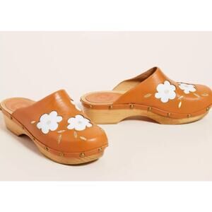 PENELOPE CHILVERS Babette Tan Gold Leather Stud Cut out Floral Clogs Women's 36